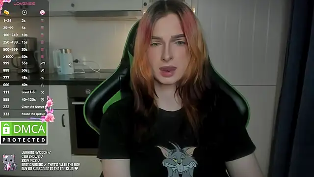 Snapshot of Lee_Loo chatting on 01/12/25, 03:46 Lee Loo online show from 01/12/25, 03:46