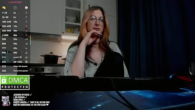 Snapshot of Lee_Loo chatting on 03/03/25, 04:35 Lee Loo online show from 03/03/25, 04:35