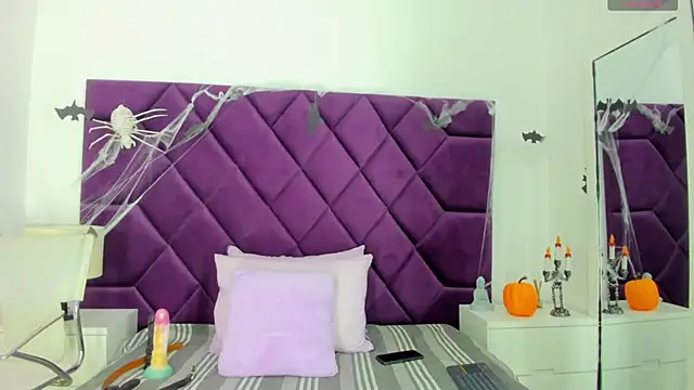 Snapshot of AlmaSean chatting on 11/09/25, 03:38 AlmaSean online show from 11/09/25, 03:38