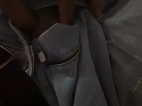 Snapshot of zeus_3241 chatting on 12/14/25, 09:30 zeus 3241 online show from 12/14/25, 09:30