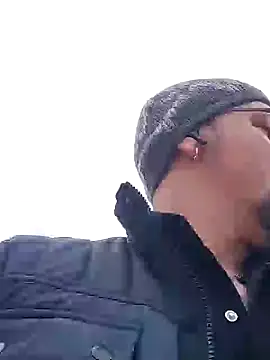 Snapshot of BuckWessle chatting on 02/15/25, 08:22 BuckWessle online show from 02/15/25, 08:22