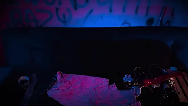 Laura takint online show from 02/08/25, 10:08