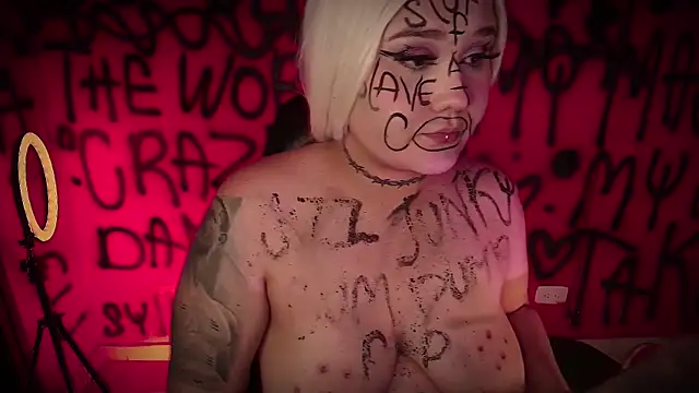 Laura takint online show from 02/12/25, 07:02