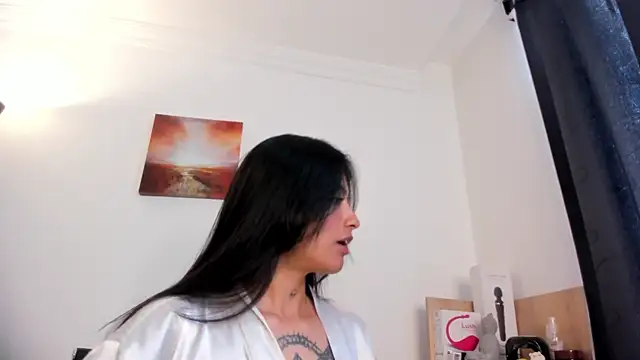 nia  white online show from 01/09/26, 07:59