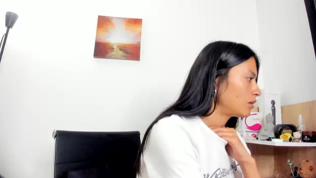 nia  white online show from 03/02/26, 03:30