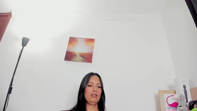 nia  white online show from 04/07/26, 01:17