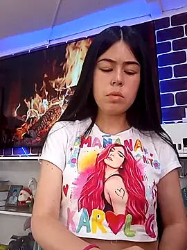 Snapshot of ArianaSmith69 chatting on 02/18/25, 05:53 ArianaSmith69 online show from 02/18/25, 05:53