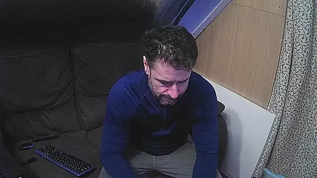 rob2810 online show from 02/26/25, 06:43