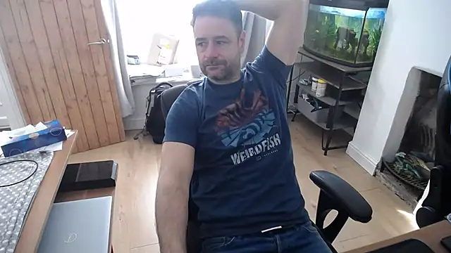 rob2810 online show from 03/20/25, 09:37