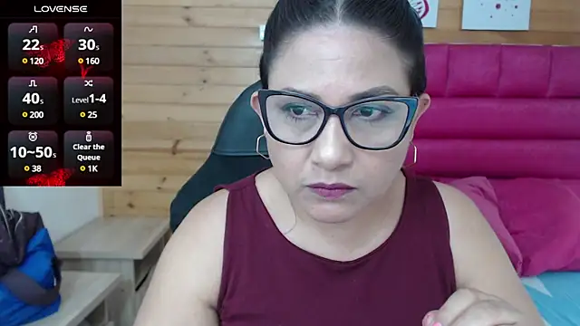 Snapshot of Katha_Marck chatting on 12/18/24, 04:06 Katha Marck online show from 12/18/24, 04:06