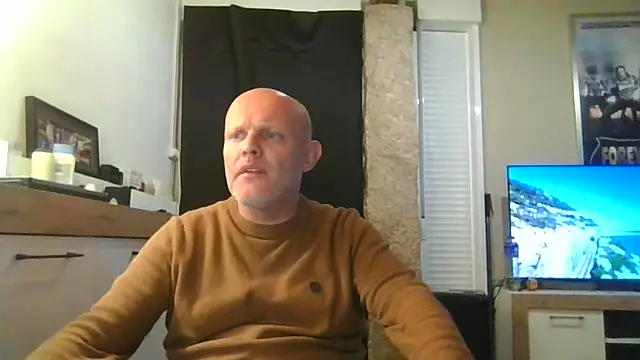 Snapshot of davigochi77bcn chatting on 11/10/25, 07:02 davigochi77bcn online show from 11/10/25, 07:02