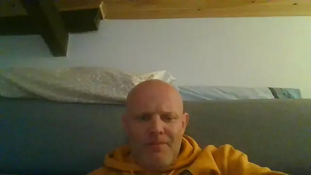 Snapshot of davigochi77bcn chatting on 11/18/25, 08:02 davigochi77bcn online show from 11/18/25, 08:02