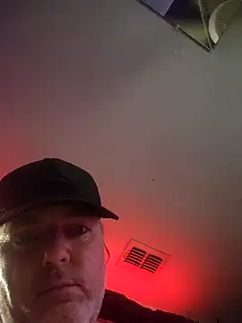 Hotredheadandtoungelasher online show from 03/08/26, 06:28