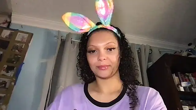 LuLuValenttine101 online show from 04/07/26, 06:47