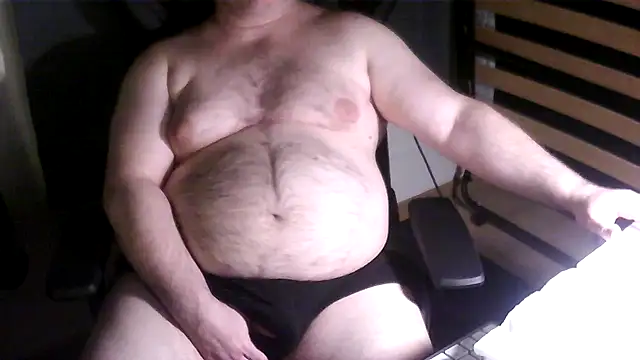 Snapshot of sr4343 chatting on 12/23/24, 09:51 sr4343 online show from 12/23/24, 09:51