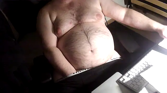 Snapshot of sr4343 chatting on 12/31/24, 10:45 sr4343 online show from 12/31/24, 10:45