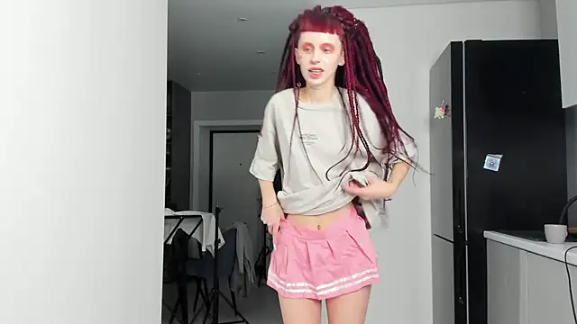 Snapshot of FlowerOfSin2001 chatting on 03/08/25, 03:24 FlowerOfSin2001 online show from 03/08/25, 03:24