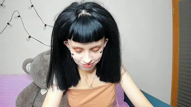 Snapshot of FlowerOfSin2001 chatting on 09/13/25, 03:12 FlowerOfSin2001 online show from 09/13/25, 03:12