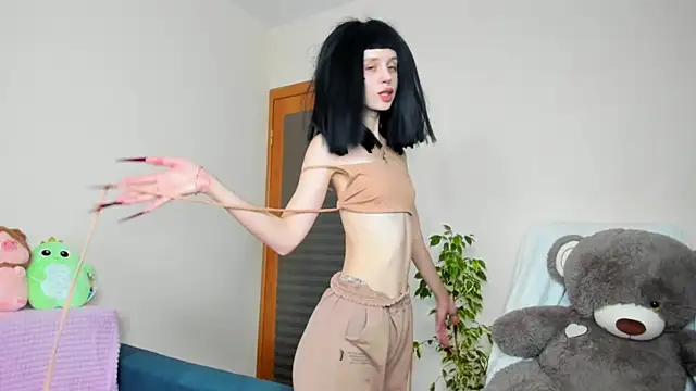 Snapshot of FlowerOfSin2001 chatting on 09/15/25, 02:17 FlowerOfSin2001 online show from 09/15/25, 02:17