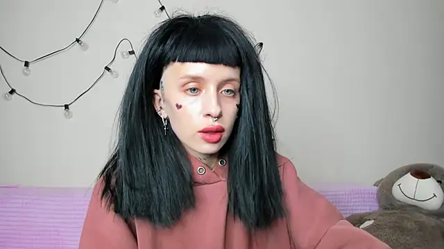 Snapshot of FlowerOfSin2001 chatting on 10/07/25, 03:53 FlowerOfSin2001 online show from 10/07/25, 03:53