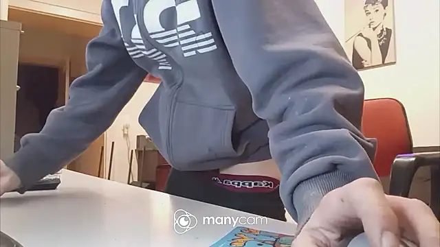 Snapshot of der_dino30 chatting on 02/06/25, 01:27 der dino30 online show from 02/06/25, 01:27