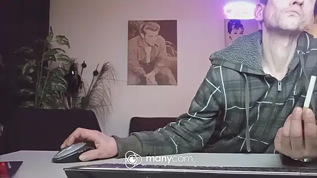 Snapshot of der_dino30 chatting on 02/24/25, 12:52 der dino30 online show from 02/24/25, 12:52