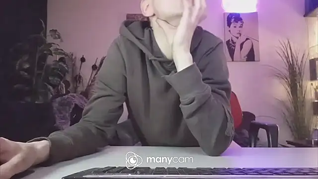 Snapshot of der_dino30 chatting on 03/05/25, 04:34 der dino30 online show from 03/05/25, 04:34