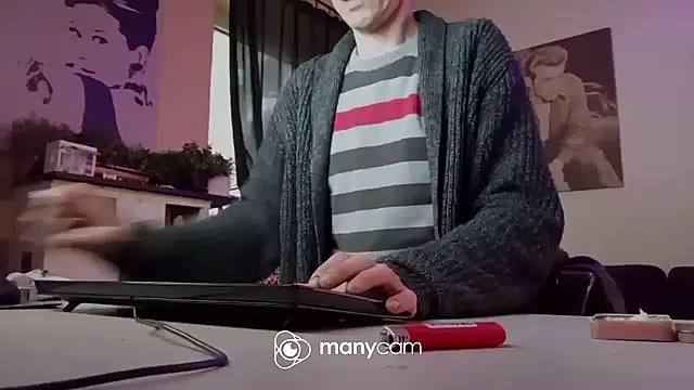 Snapshot of der_dino30 chatting on 03/20/25, 05:46 der dino30 online show from 03/20/25, 05:46