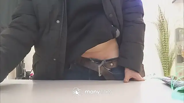 Snapshot of der_dino30 chatting on 03/31/26, 10:43 der dino30 online show from 03/31/26, 10:43