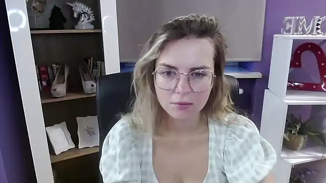 Zoey Erotic online show from 09/09/25, 04:23