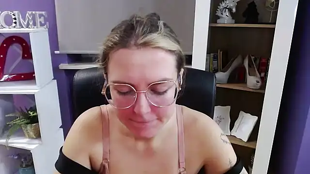 Zoey Erotic online show from 11/14/25, 05:28