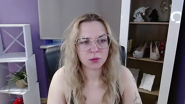 Zoey Erotic online show from 04/20/26, 04:26