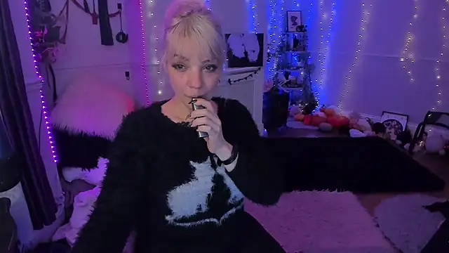 AliceW0lf online show from 12/02/25, 07:53