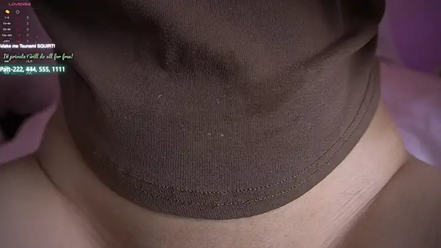 Snapshot of Assiyang chatting on 10/31/25, 12:39 Assiyang online show from 10/31/25, 12:39