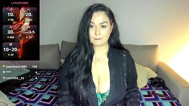 Snapshot of Laura_sinner chatting on 10/11/25, 04:27 Laura sinner online show from 10/11/25, 04:27