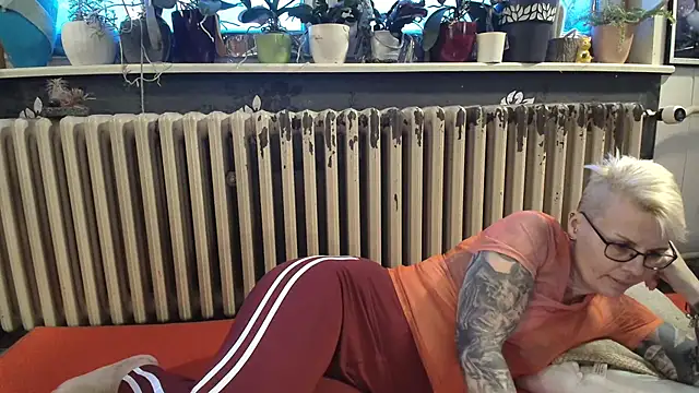 MaryG online show from 01/04/25, 03:28