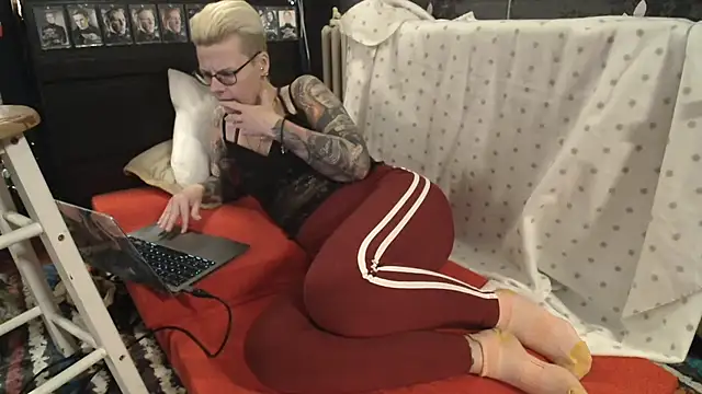 MaryG online show from 01/20/25, 09:01