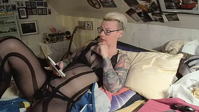 MaryG online show from 03/02/25, 07:23