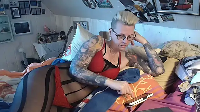 MaryG online show from 03/03/25, 02:04