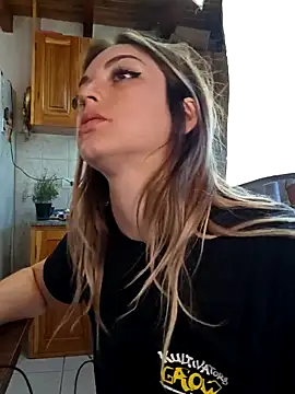 Elnonoykeila77 online show from 02/12/25, 04:00