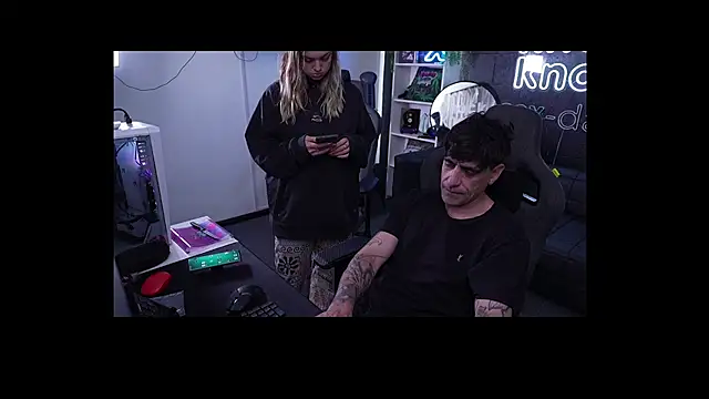 Elnonoykeila77 online show from 09/19/25, 04:40