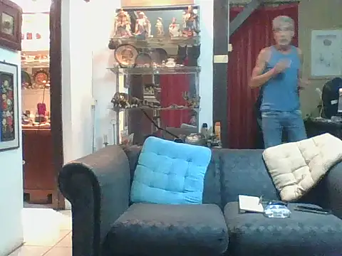 Snapshot of dutra498 chatting on 02/14/26, 02:52 dutra498 online show from 02/14/26, 02:52