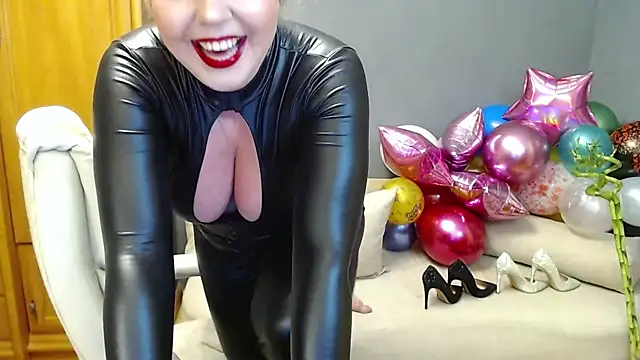 Snapshot of Cute_sun chatting on 12/20/24, 05:29 Cute sun online show from 12/20/24, 05:29