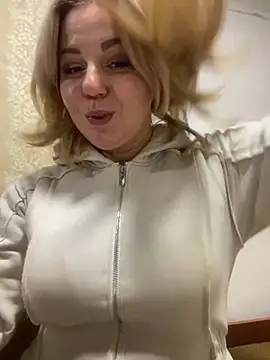 Snapshot of Cute_sun chatting on 01/01/25, 01:26 Cute sun online show from 01/01/25, 01:26