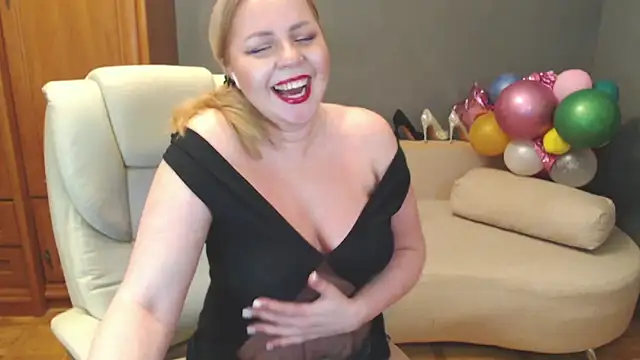 Cute sun online show from 03/19/25, 09:05