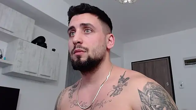 Snapshot of _DylanGreen chatting on 01/18/25, 11:54 DylanGreen online show from 01/18/25, 11:54