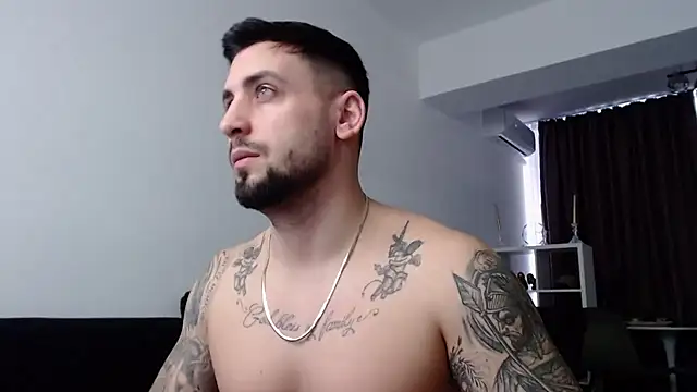 Snapshot of _DylanGreen chatting on 03/18/25, 08:36 DylanGreen online show from 03/18/25, 08:36