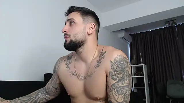 Snapshot of _DylanGreen chatting on 10/29/25, 09:55 DylanGreen online show from 10/29/25, 09:55