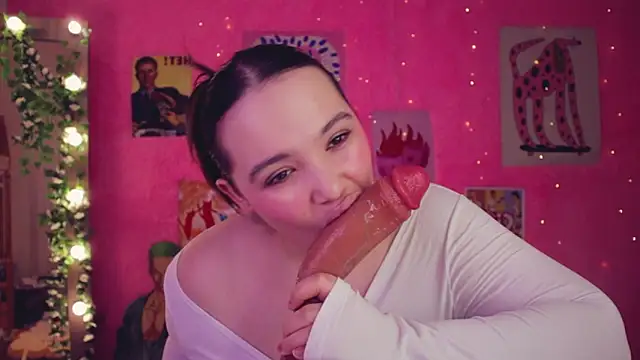 Chery Lady22 online show from 12/03/25, 08:34