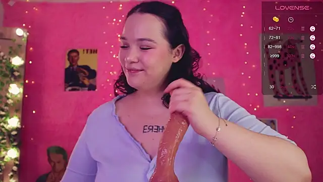 Chery Lady22 online show from 12/22/25, 10:01